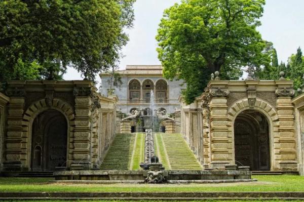 Общие черты стиля барокко в европейской и русской архитектуре Общие черты стиля барокко в европейской и русской архитектуре