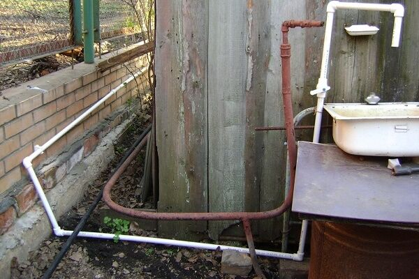 Как сделать водопровод на даче своими руками: правила прокладки, монтажа и обустройства