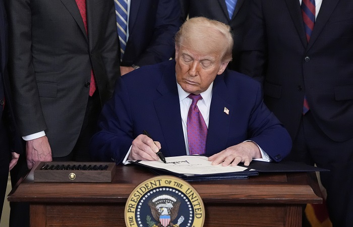 Трамп заявил о подписании торгового соглашения с Китаем