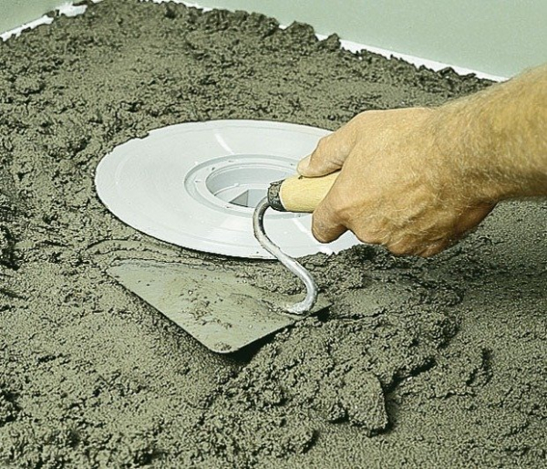 Как сделать сливной трап в душевой Как сделать сливной трап в душевой