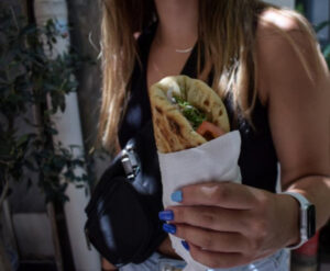 Россиянам посоветовали, как есть фастфуд без вреда для здоровья