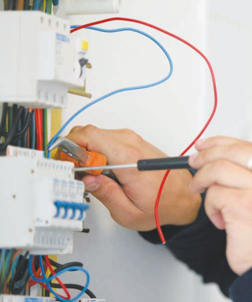 Монтаж распределительного электрощитка Монтаж распределительного электрощитка