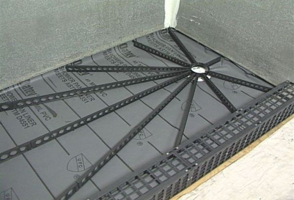 Как сделать сливной трап в душевой Как сделать сливной трап в душевой