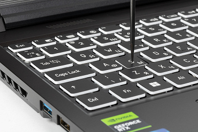 Обзор игрового ноутбука OSiO CyberLine C160i: старшая модель нового российского бренда