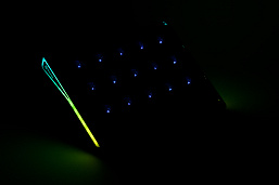 Подставка Evolution LCS-09 RGB для ноутбука до 17 дюймов, с активным охлаждением и красочной подсветкой Подставка Evolution LCS-09 RGB для ноутбука до 17 дюймов, с активным охлаждением и красочной подсветкой