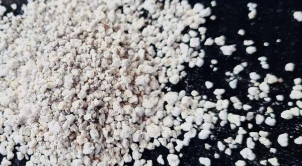 Сравнительное описание перлита и вермикулита: свойства и область применения Сравнительное описание перлита и вермикулита: свойства и область применения