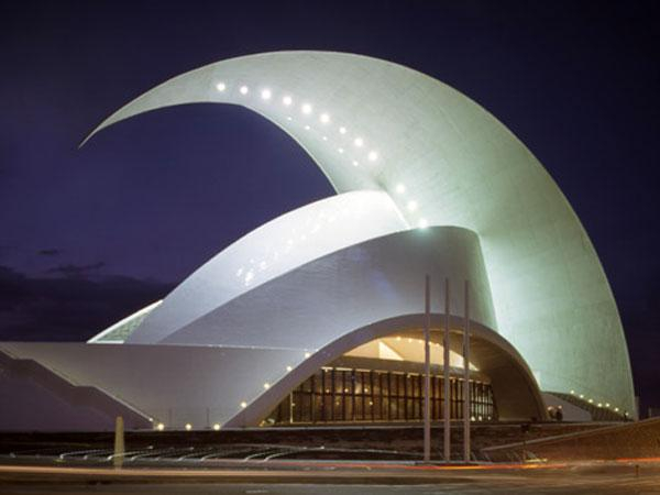 Фантастические здания и где они «обитают»: 12 необычных строений мира Фантастические здания и где они «обитают»: 12 необычных строений мира