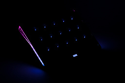 Подставка Evolution LCS-09 RGB для ноутбука до 17 дюймов, с активным охлаждением и красочной подсветкой Подставка Evolution LCS-09 RGB для ноутбука до 17 дюймов, с активным охлаждением и красочной подсветкой