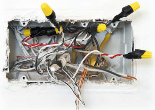 Установка розеток и выключателей Установка розеток и выключателей