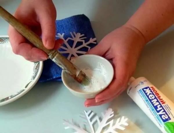 Как украсить дверь в классе к новому году: разработка и реализация идей с привлечением детей