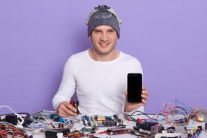 Как выпаять микросхему памяти с телефона феном без багров