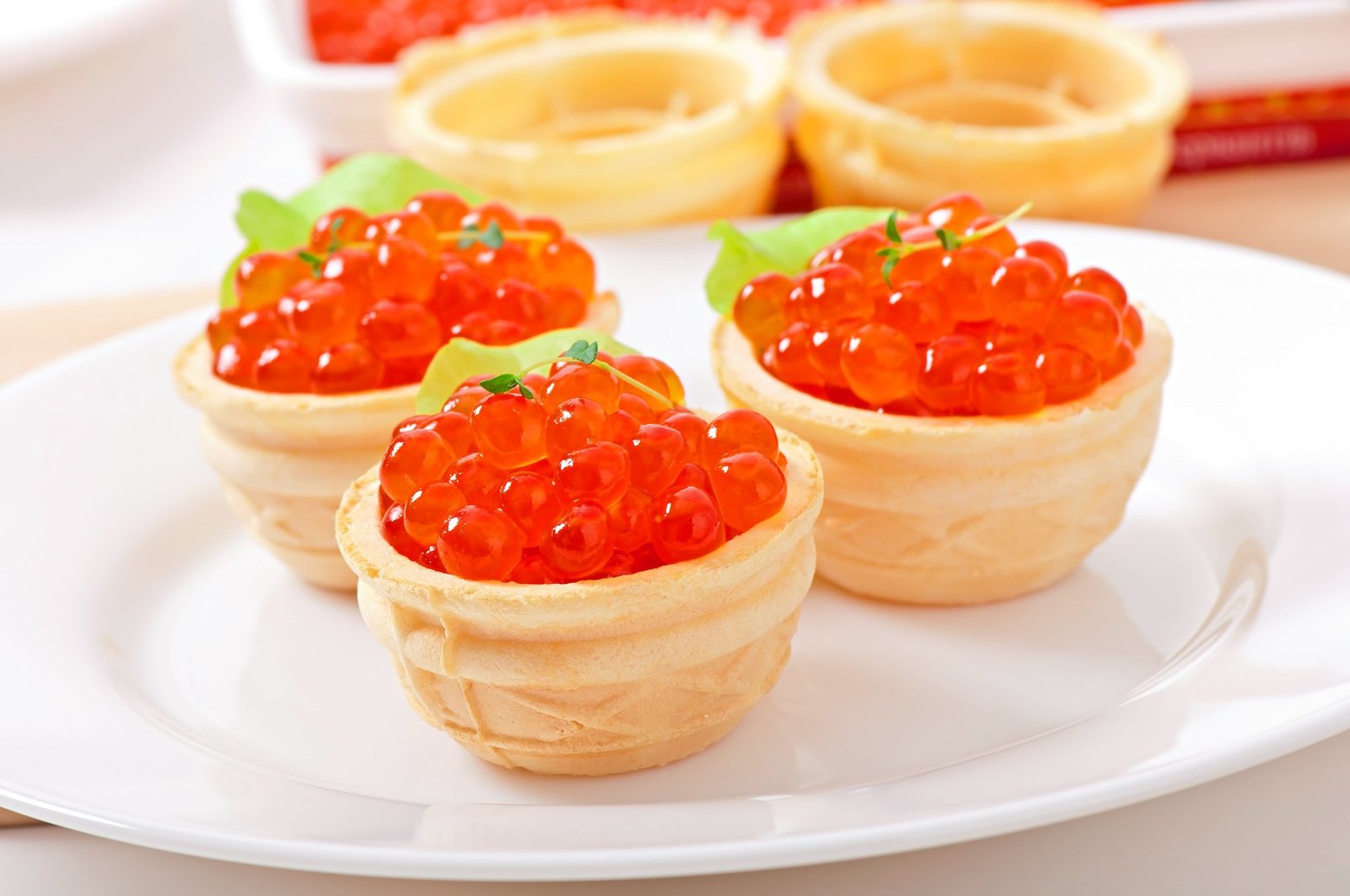 Можно ли замораживать красную икру? Как это сделать без потери вкуса и пользы Можно ли замораживать красную икру? Как это сделать без потери вкуса и пользы
